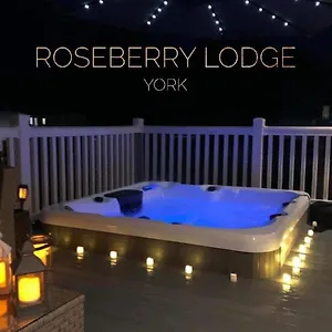 https://roseberry-lodge-with-hot-tub.yorkshirehotels.net